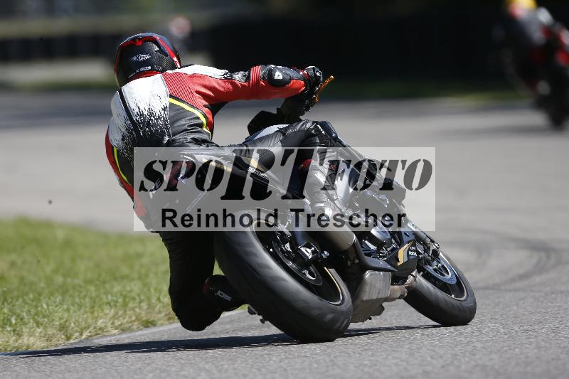 Archiv-2025/48 25.08.2025 Cornu Master School ADR/rot-rouge/112